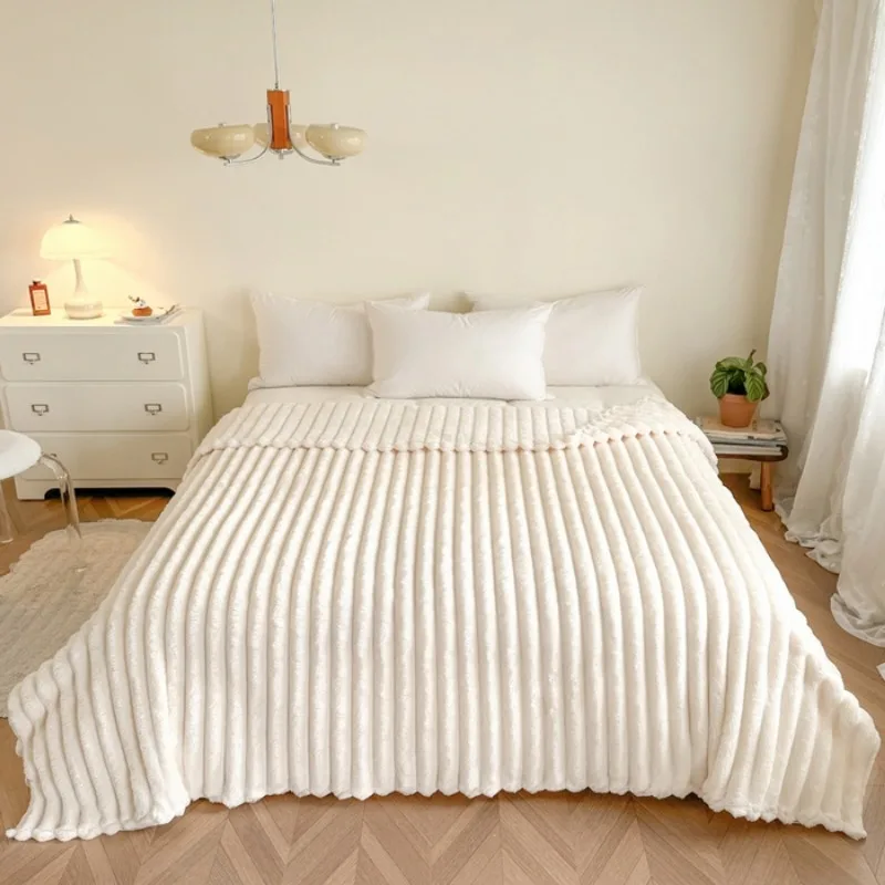 2025 New Solid Color Rabbit Plush Blanket Nap Office Blanket Coral Plush Warm Flannel Blanket