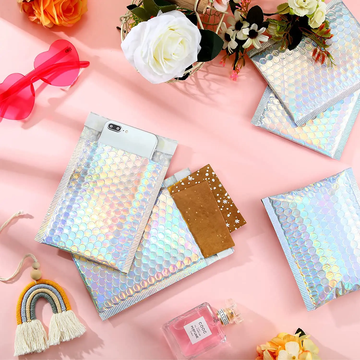 30pcs Bubble Mailers เลเซอร์ POLY Bubble Mailer Self Seal เบาะซองของขวัญกระเป๋าเลเซอร์บรรจุภัณฑ์ซองจดหมายสําหรับหนังสือ