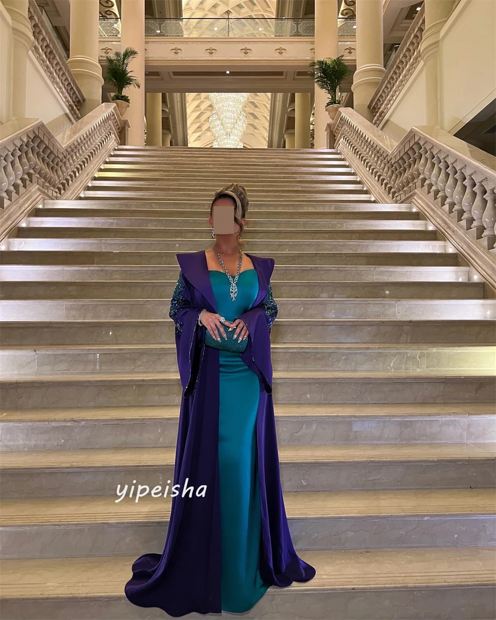 Maßgeschneidertes Jiayigongs-Kleid mit drapiertem Strandmantel und quadratischem Ausschnitt, maßgeschneidertes Anlasskleid, lang