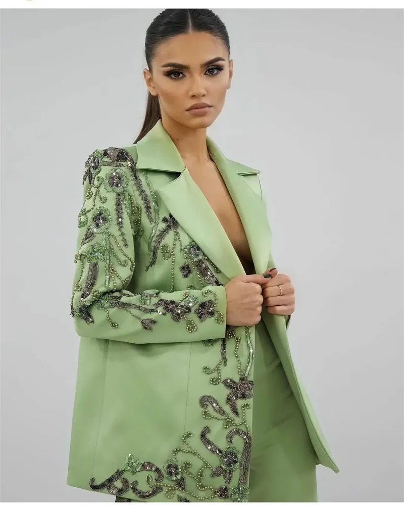 Designer สีเขียวซาตินผู้หญิงชุดหรูหราลูกปัด Applique งานแต่งงานอย่างเป็นทางการชุดราตรี 2 ชิ้นเสื้อ + กางเกงที่กําหนดเอง