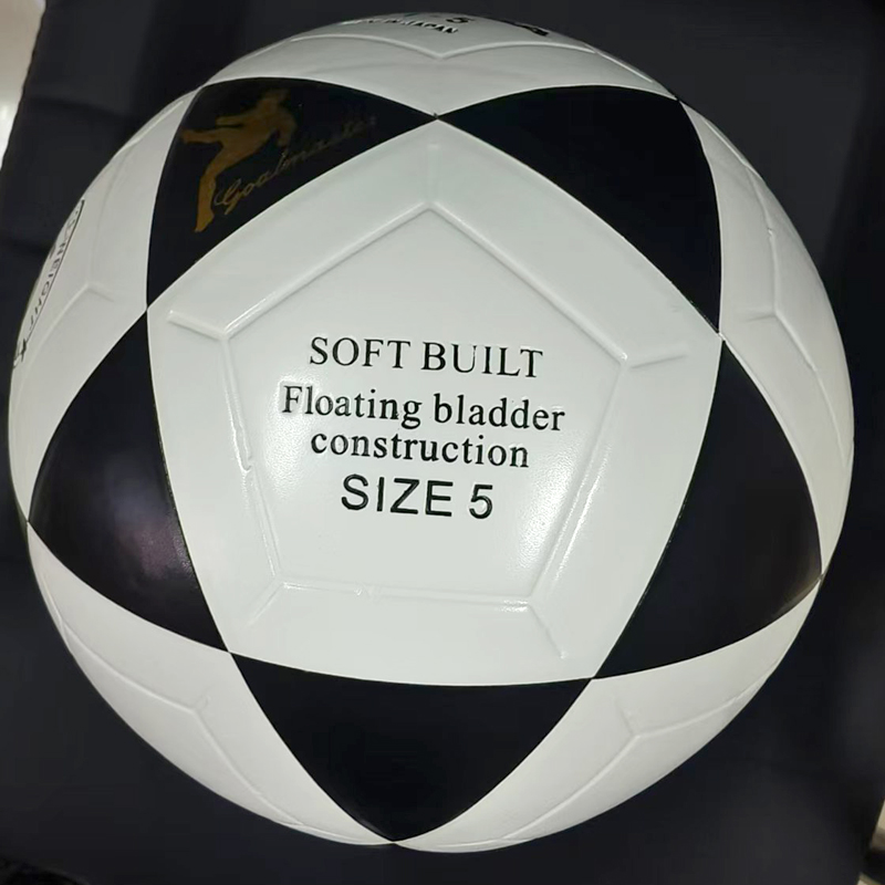 ขนาด 5 ลูกฟุตบอล PU กันน้ําทนต่อการสึกหรอฟุตบอลผู้ใหญ่ในร่มกลางแจ้งลูกบอลฝึกซ้อมทีมฟุตบอล