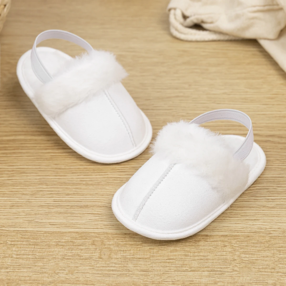 Sandalias de invierno para bebés, zapatos informales elásticos de felpa, suelas suaves de algodón, cómodos para interiores