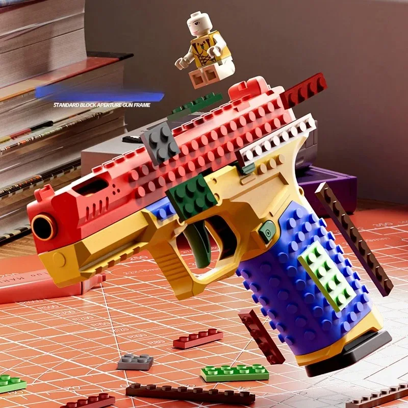 Building Block ปืนพกยิงต่อเนื่องของเล่นปืนเชลล์โยน Airsoft Blowback ที่ว่างเปล่าแขวนกลางแจ้ง CS อาวุธสําหรับชายผู้ใหญ่