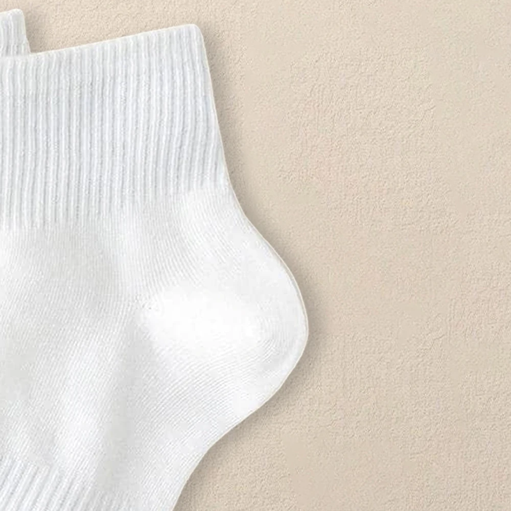 5 pares de calcetines de Color sólido para hombre, calcetines cortos informales de verano Unisex versátiles a la moda, calcetines de longitud media para parejas de otoño e invierno
