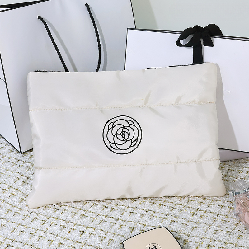 1PC Down Cotton Hand-held Makeup Bag with Large Capacity and High Appearance Valueportable Makeup Bagtravel Toiletries Bag