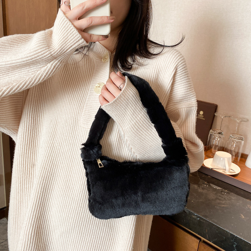 Nova bolsa de pelúcia portátil para meninas e meninas na moda e na moda