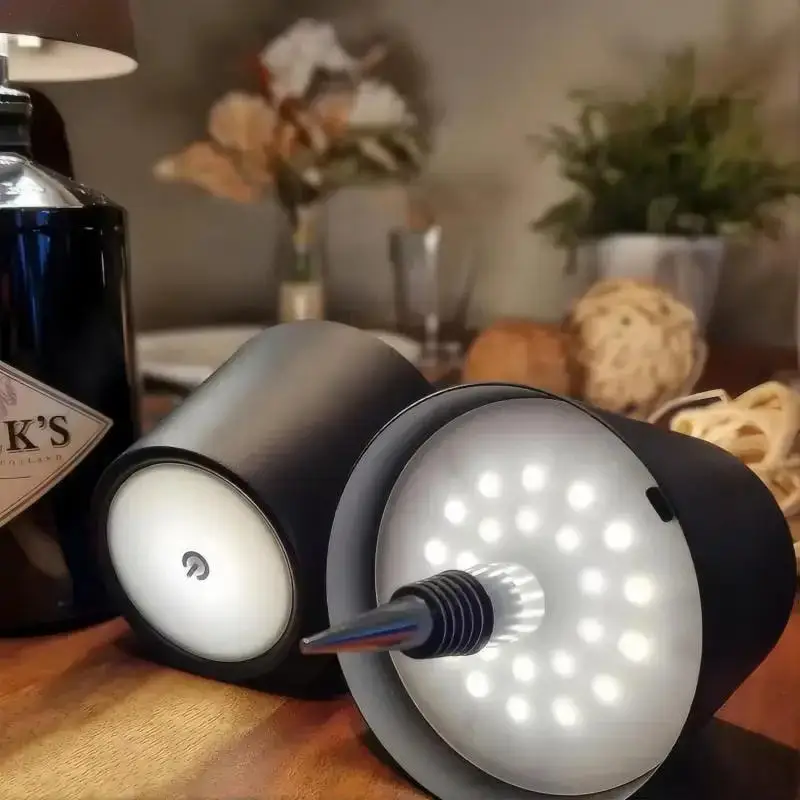 Lampada da tavolo wireless a LED per bottiglia di vino Lampada da tavolo da pranzo ricaricabile USB a 3 colori dimmerabile infinitamente Lampada per bevande Top touch
