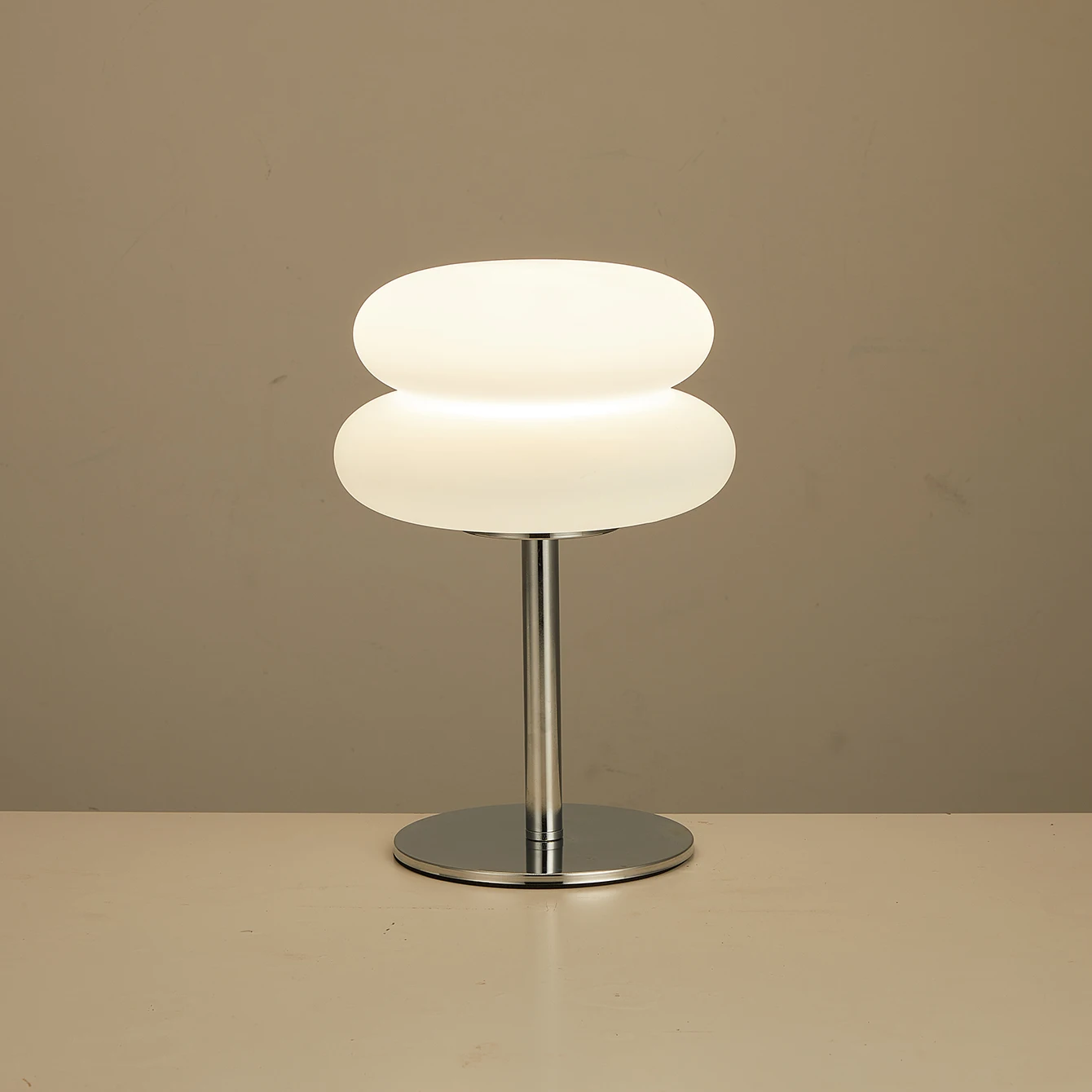 Lámpara de noche para dormitorio, lámpara de mesa de estilo cremoso, enchufe USB, atenuación tricolor, luz de ambiente para sala de estar y estudio