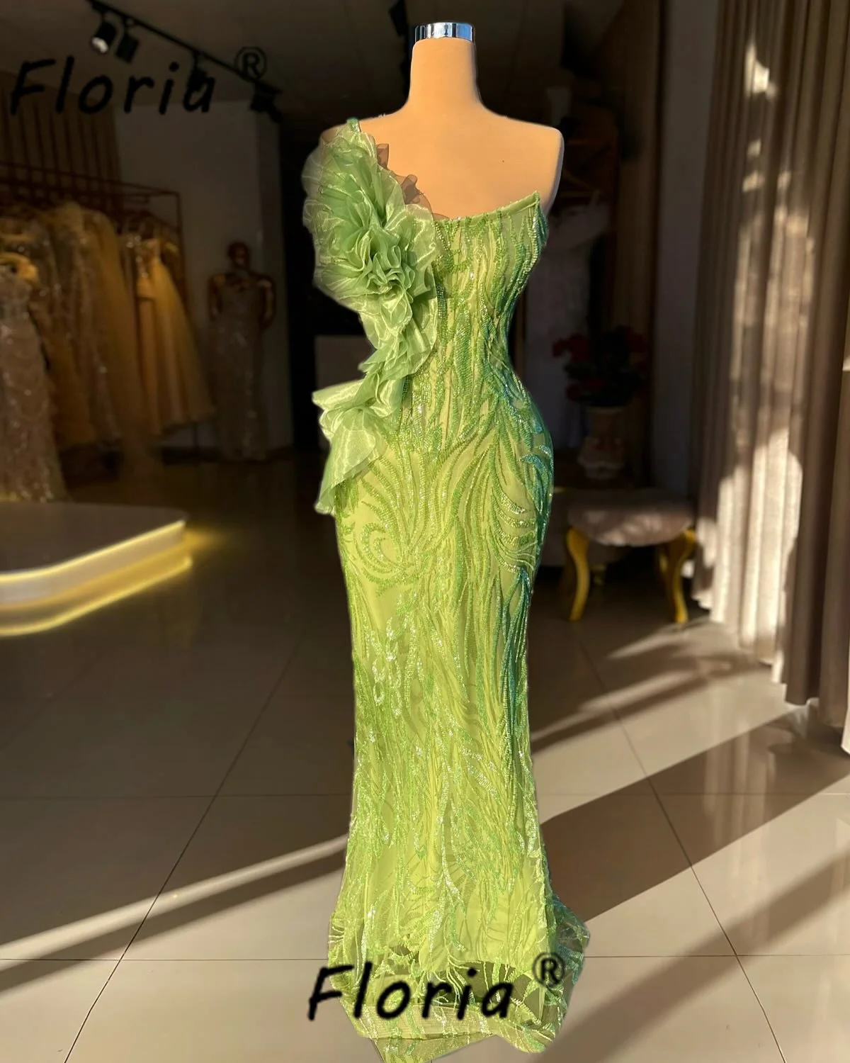 Hellgrünes Meerjungfrau-Abendkleid mit Spitze und Rüschen, ärmellos, bodenlang, Ballkleider, individuell gestaltet, Robe de Soiree de Femme 2025
