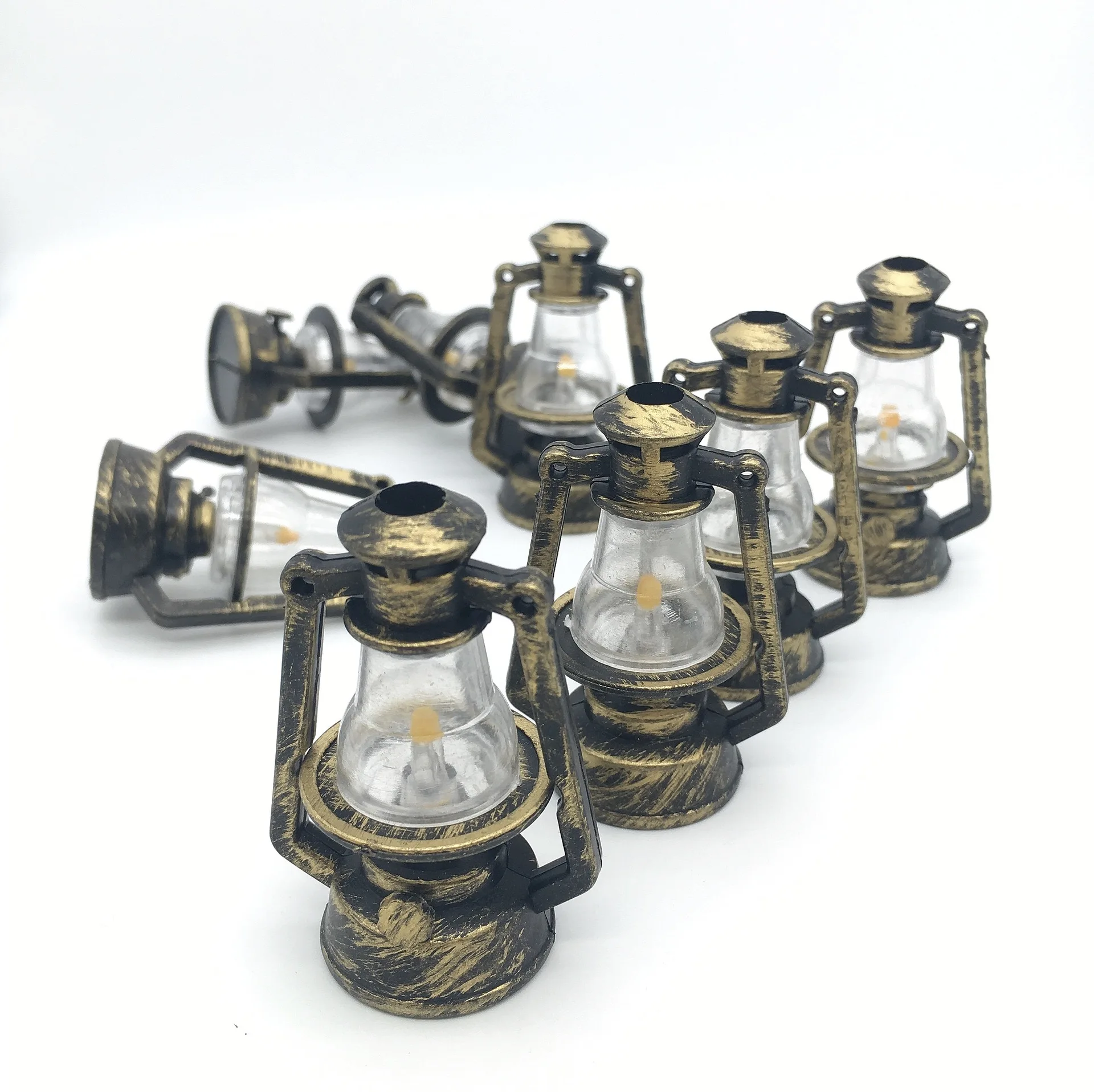 1pc 1:6 Retro Style Scale Miniature Oil Lamp Dollhouse Accessories Mini Kerosene Lantern Micro Landscape Decor Scene