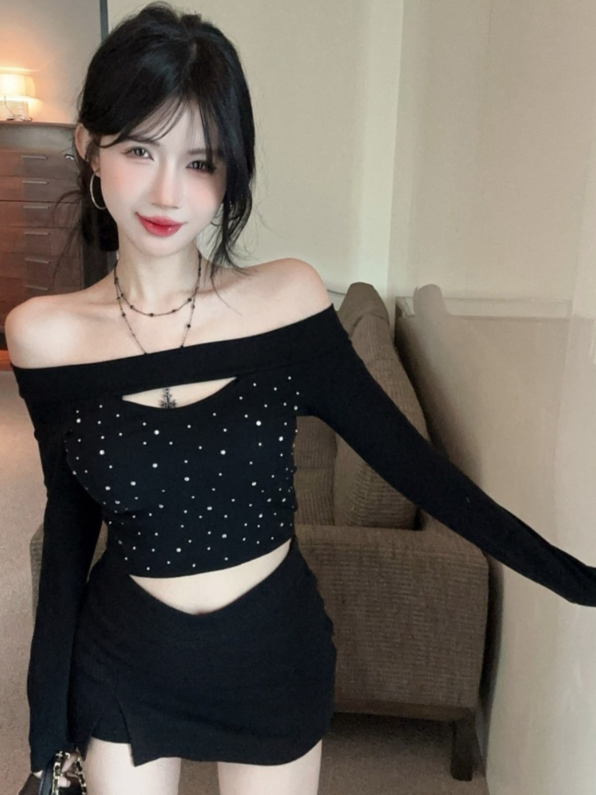 Pure Desire セクシーなデザイン長袖レディース Tシャツショート中空アウトワンショルダーダイヤモンドヒートプレス高級感トップ