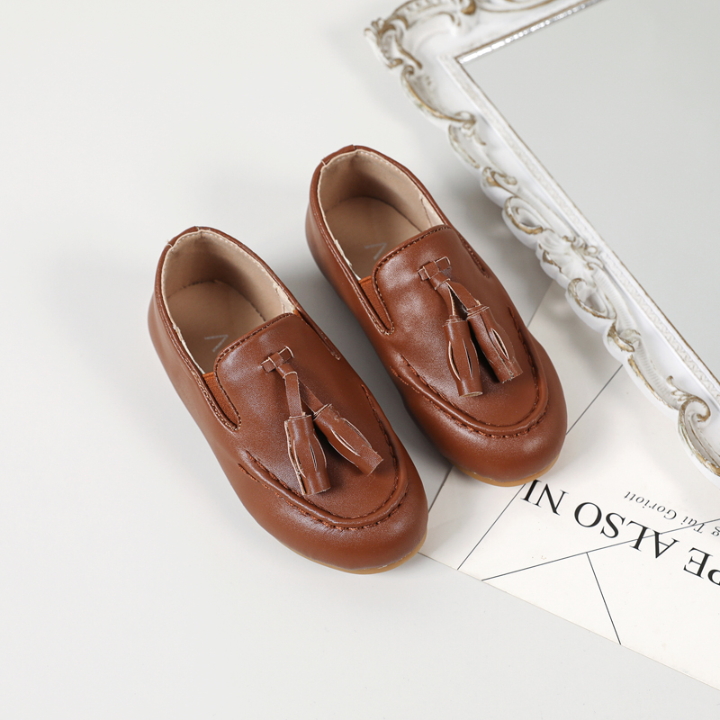 เช่นเด็กใหม่รองเท้าเด็กพู่รองเท้าเด็กทารกแฟชั่นแบรนด์ MOCCASIN เด็กวัยหัดเดินสีน้ําตาลรองเท้าไม่มีส้นทารกรองเท้าสาวนุ่ม Mary Jane