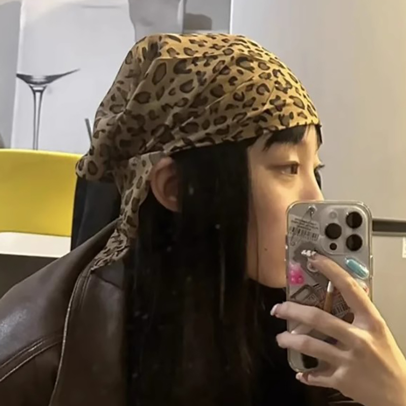 Квадратный шарф с леопардовым принтом в стиле ретро для женщин, атласные шарфы с тонкими краями, повязка на голову, модная женская шаль для волос Y2K, женский шейный платок