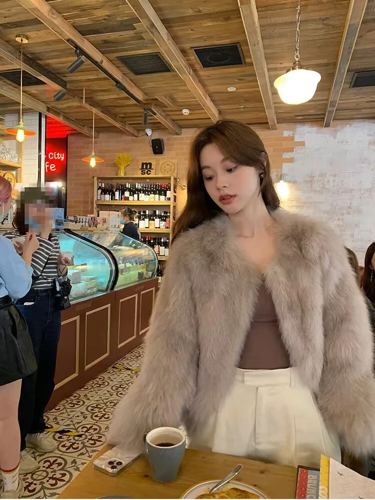 若い女性の冬 2024 フェイクファーコートショート韓国スタイルラウンドネック長袖 3 つボタン閉鎖統合レザージャケット