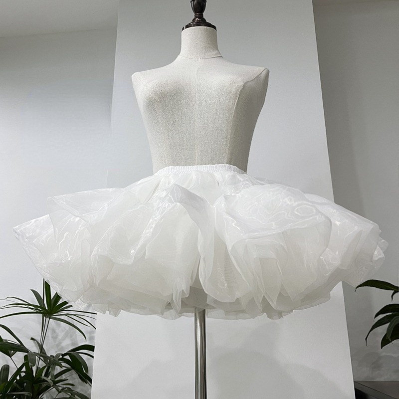 แฟชั่นสีดําสี่ชั้น Puffy Petticoat ผู้หญิงกระโปรงตาข่าย Party Performance กระโปรง
