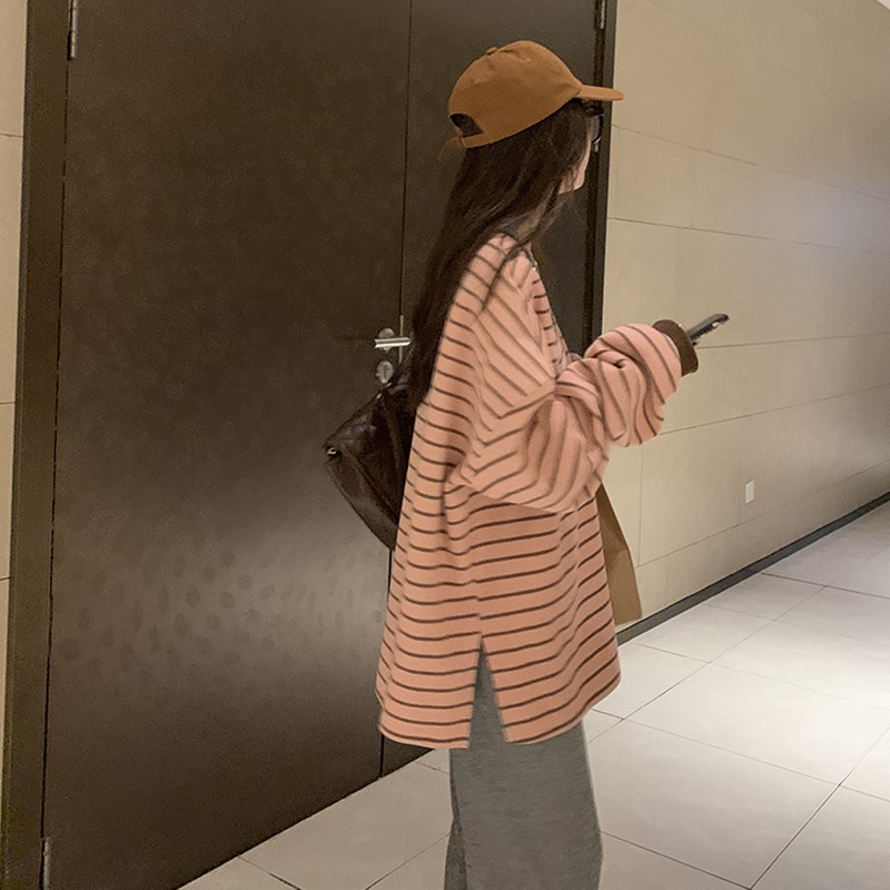 ピンクストライプルーズ長袖 Tシャツシックなインナーウェア 2023 春のファッションベースシャツトレンディな婦人服プラスサイズ利用可能