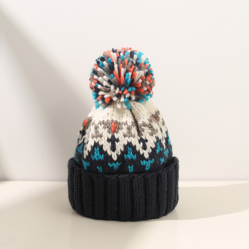 スキーカシミヤ女性の冬の帽子秋ビーニーポンポン暖かいウール Skullies 卸売アクリルビーニー冬の帽子女性のための