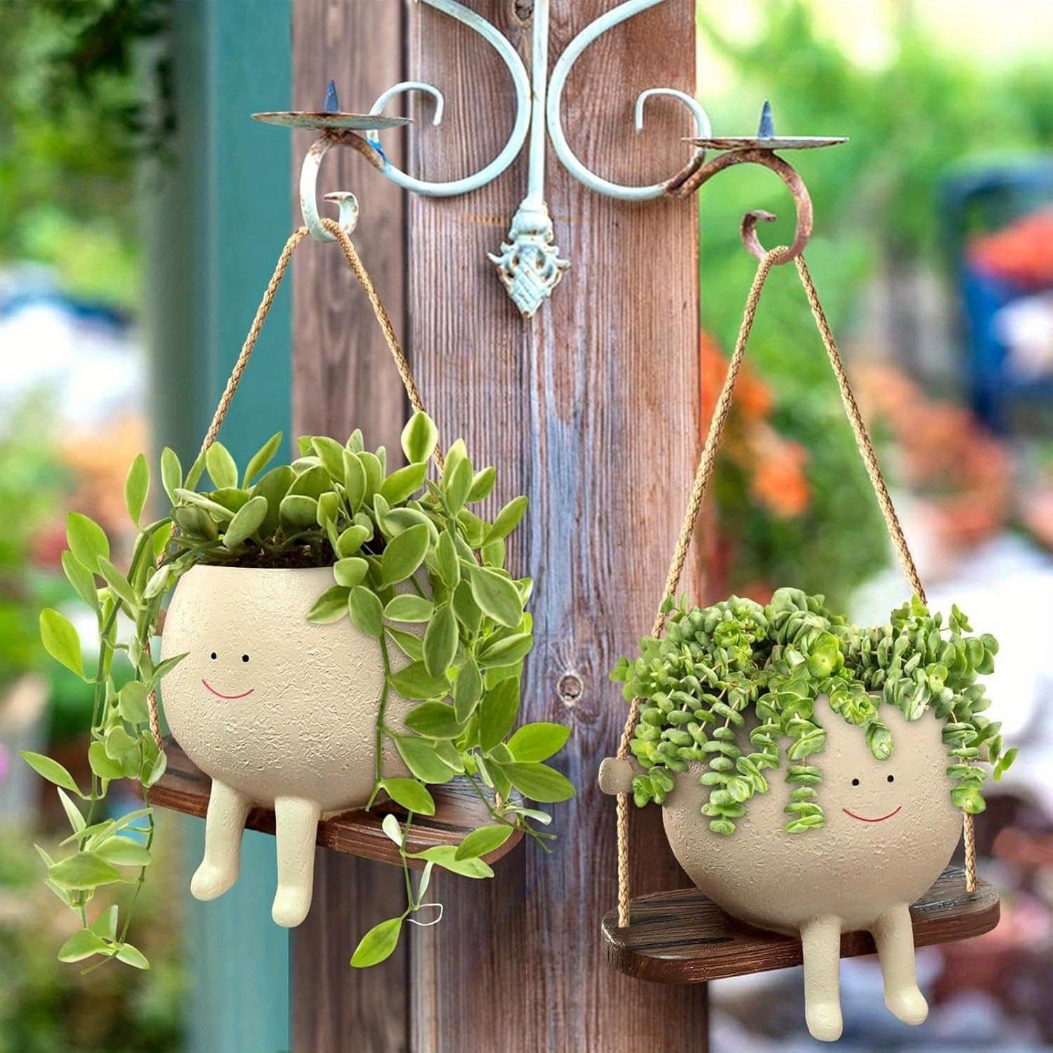1 PC เรซิ่นแขวนหม้อ Rustic Succulent Plant ผู้ถือยิ้ม Face Design Swing ฐานสวนกลางแจ้งในร่มตกแต่งบ้าน