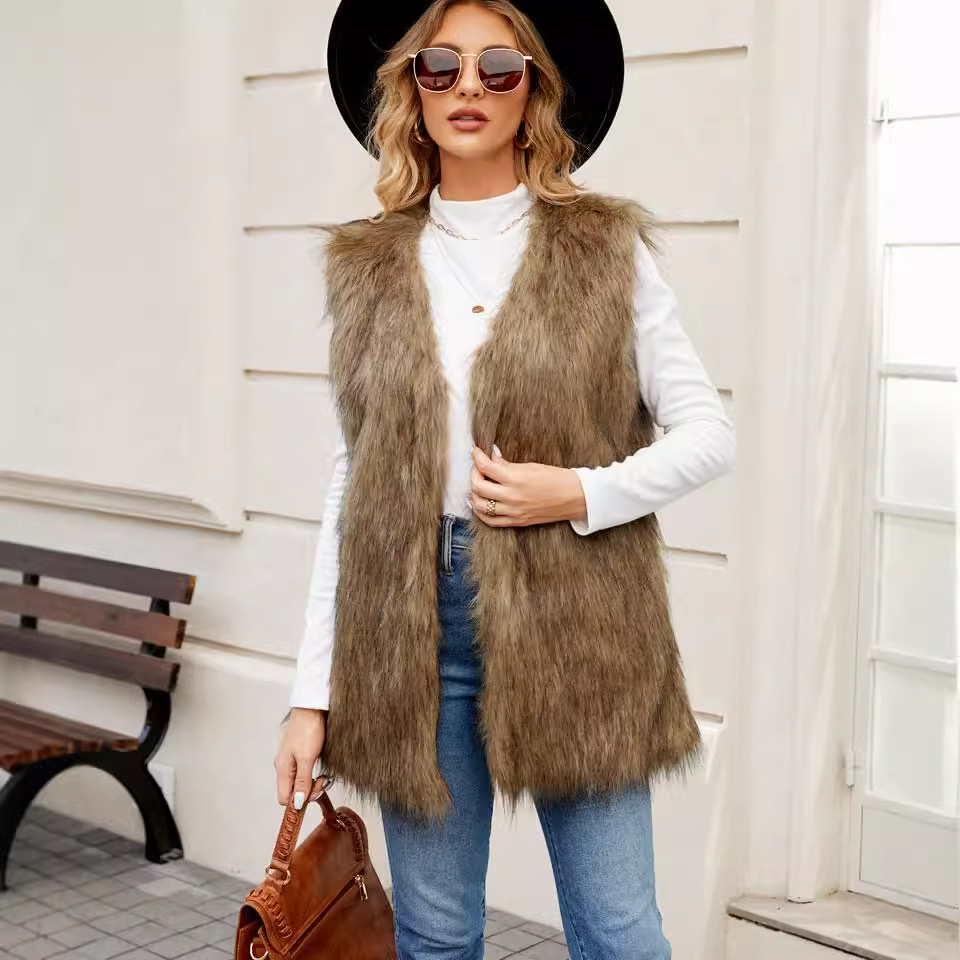 เสื้อแขนกุดผู้หญิงFaux Furเสื้อกั๊กVคอหนาแจ็คเก็ตHigh Streetเสื้อสเวตเตอร์ถักElegantหญิงWarmเสื้อฤดูหนาว 2024