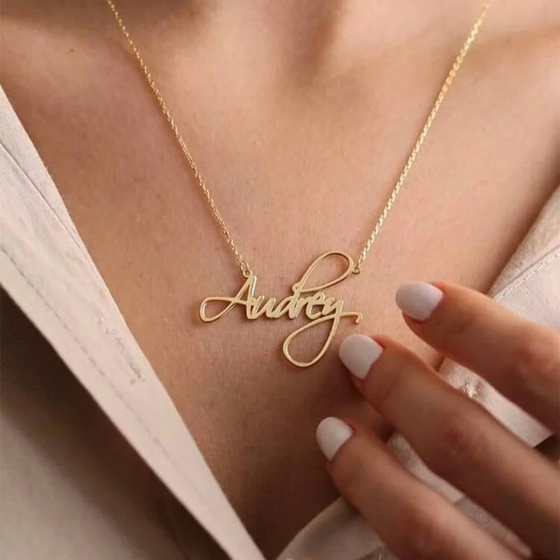 Collar con letras y nombre personalizado, colgante Simple de acero inoxidable personalizado, cadena para clavícula, joyería para mujer, regalo del Día de San Valentín