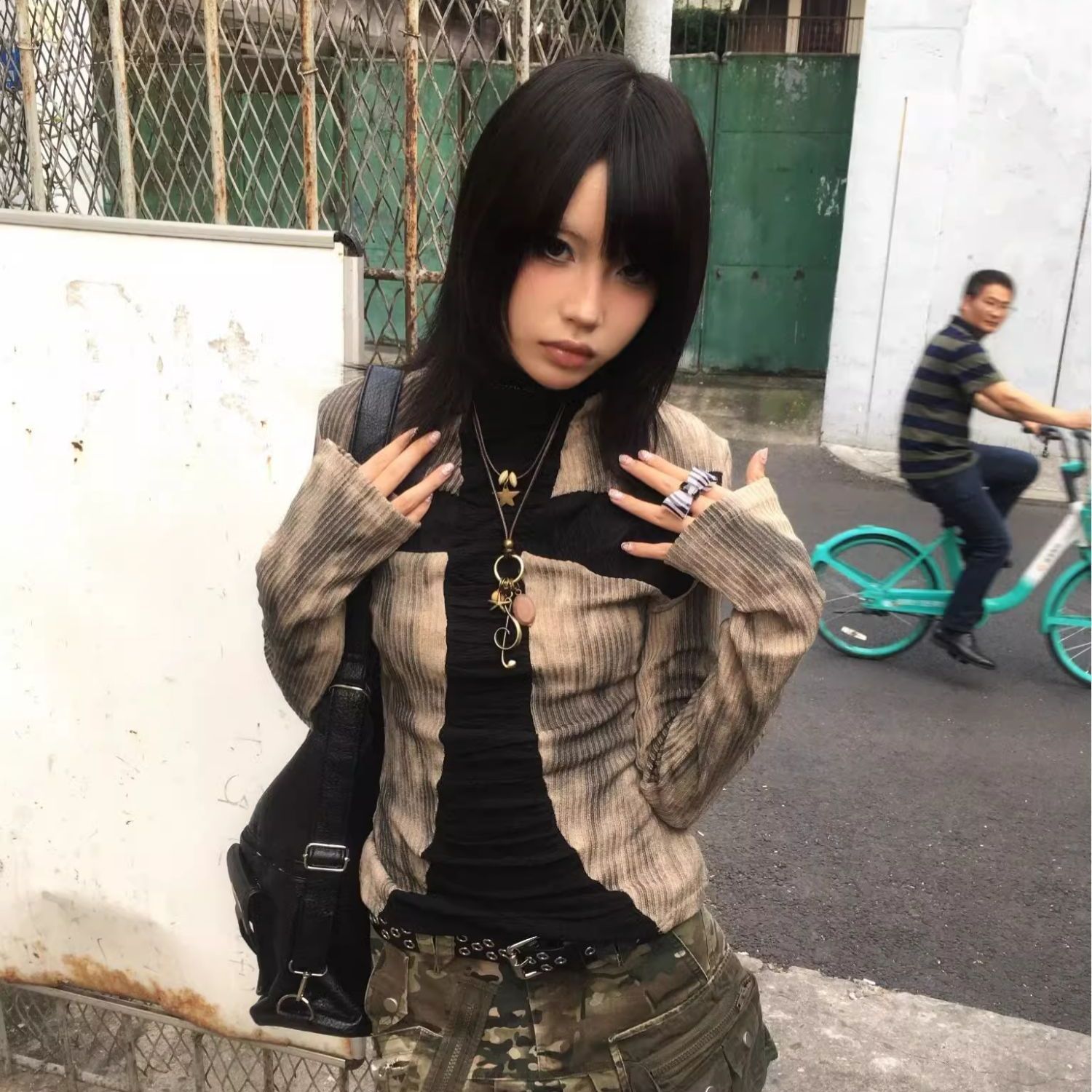 Genayooa ヴィンテージ Tシャツ女性パッチワーク長袖スキニー Tシャツトップスストリート Y2k 美的グランジトップスタイダイ Tシャツトップス 2000s