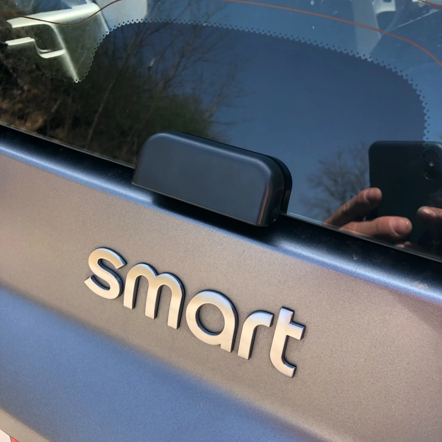 รถกันชนด้านหลังTrunkประตูสติกเกอร์เสริมลูกบิดตกแต่งภายนอกสําหรับเก่าSmart Fortwo 451 รถอุปกรณ์เสริม
