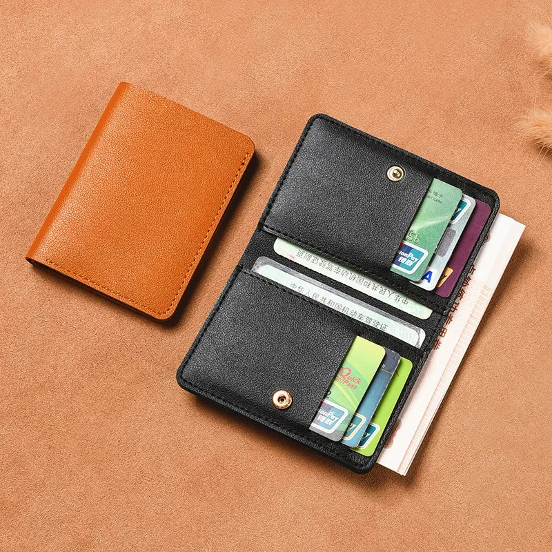 Cartera pequeña de cuero PU de diseñador clásico para hombres y mujeres, monedero corto Simple, bolso de tarjeta de crédito ultrafino, moda