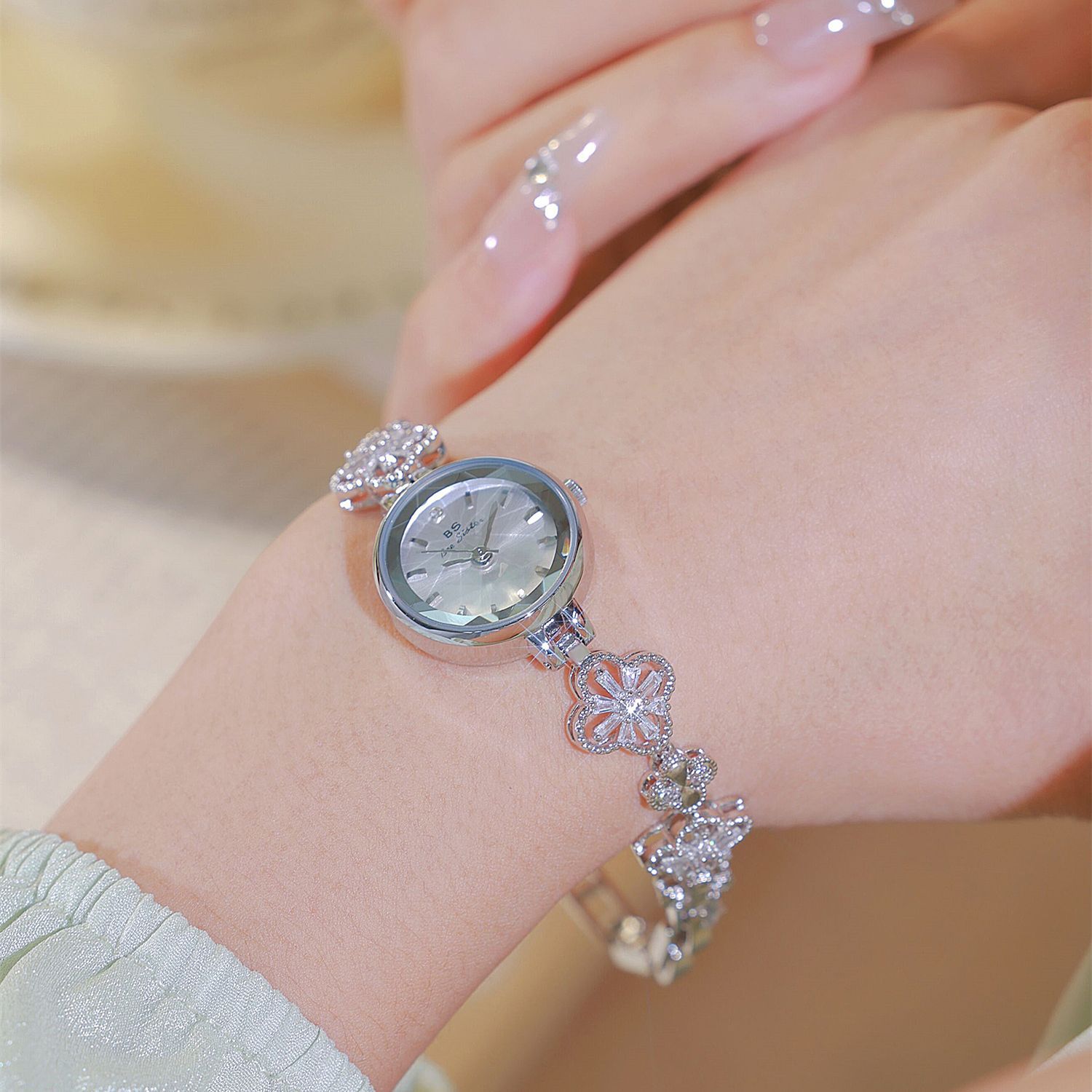 Reloj de lujo para mujer, pulsera pequeña de oro y plata, relojes de pulsera de cuarzo, reloj de moda para mujer, regalo para novia, nuevo, 2024