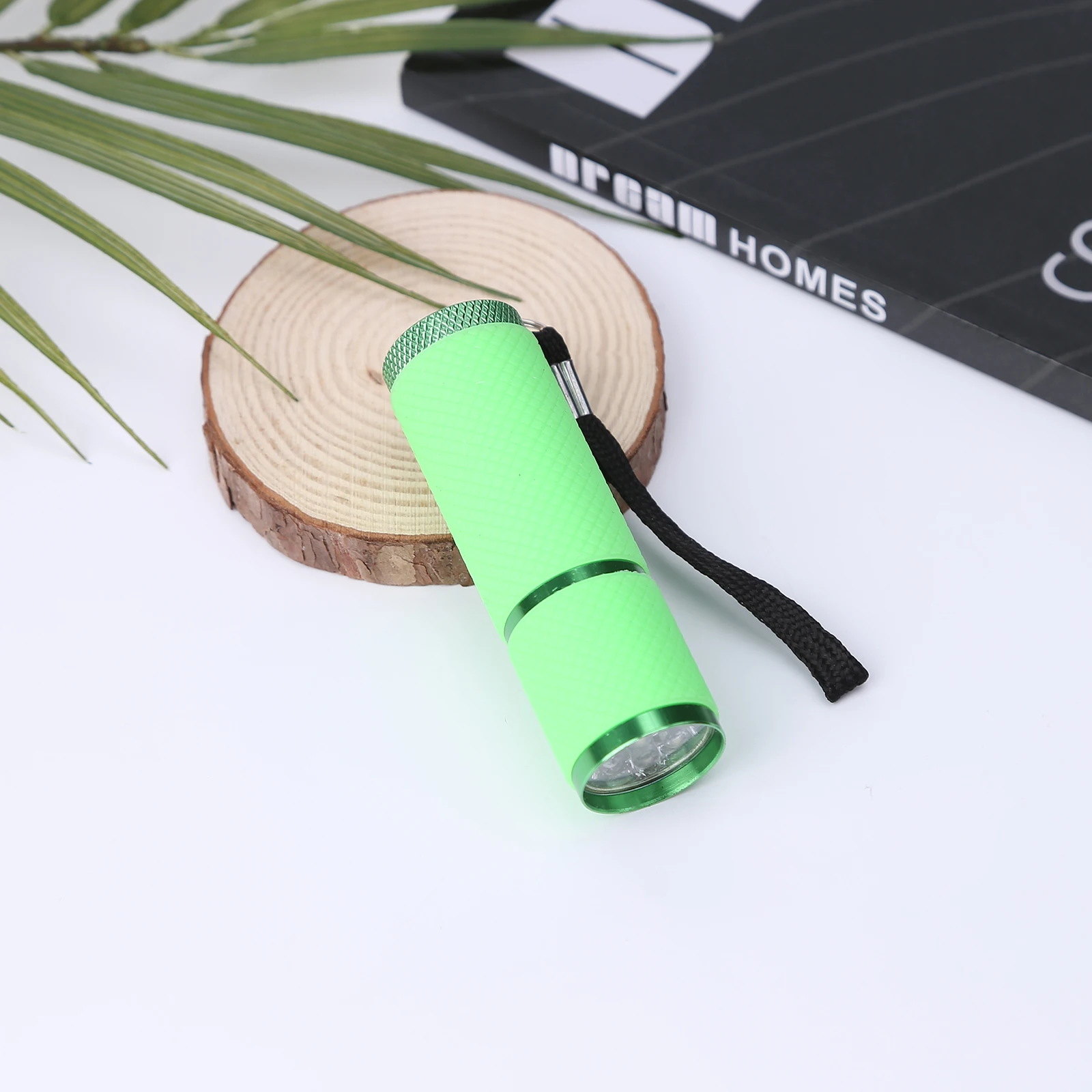 Kleine Taschenlampe mit Umhängeband, Taschenlampe aus Aluminiumlegierung, weißes Licht, Beleuchtung, Kindergeburtstagsgeschenk, Außenbeleuchtungsausrüstung
