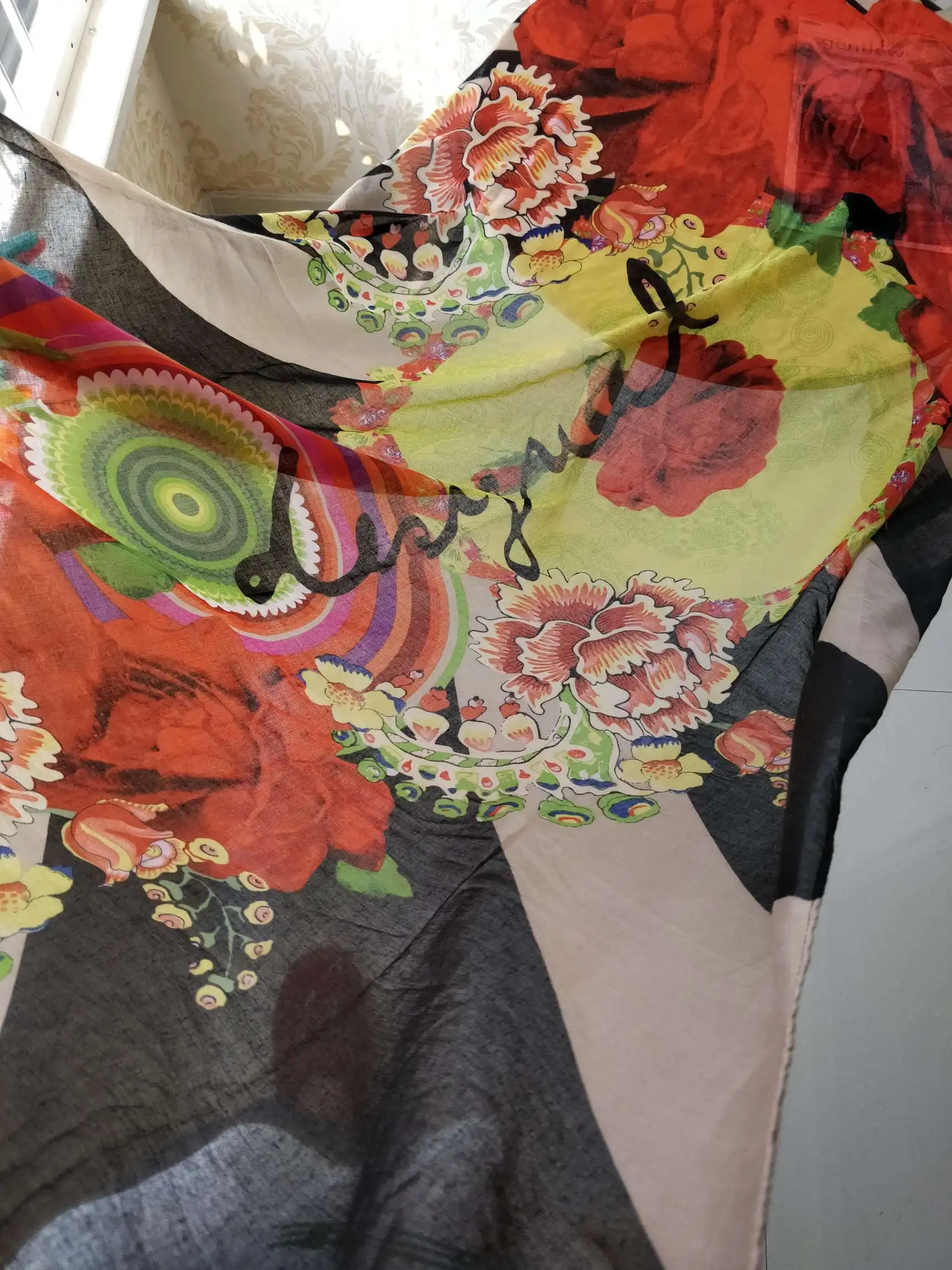 Comercio exterior pedido original desde España, bordado estampado de moda, ocio en la playa, cómodos, bufandas y chales para mujer