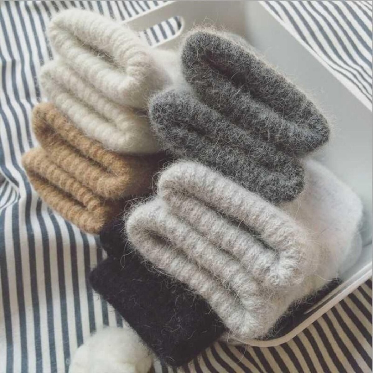 Neue Frauen Winter Warm Halten Plus Kaschmir Feste Elastizität Weiche Volle Finger Handschuhe Handschuhe Nachahmung Kaninchen Fell Gestrickte Nette