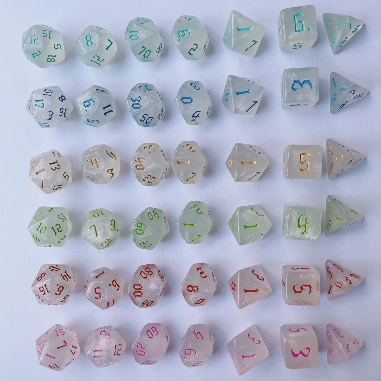 7 Pcs Set New Glitter Gold Font Polyhedral Table Game Digital Dice for DND TRPG RPG D20 D12 D10 D8 D6 D4 Board Gaming Dices Kit