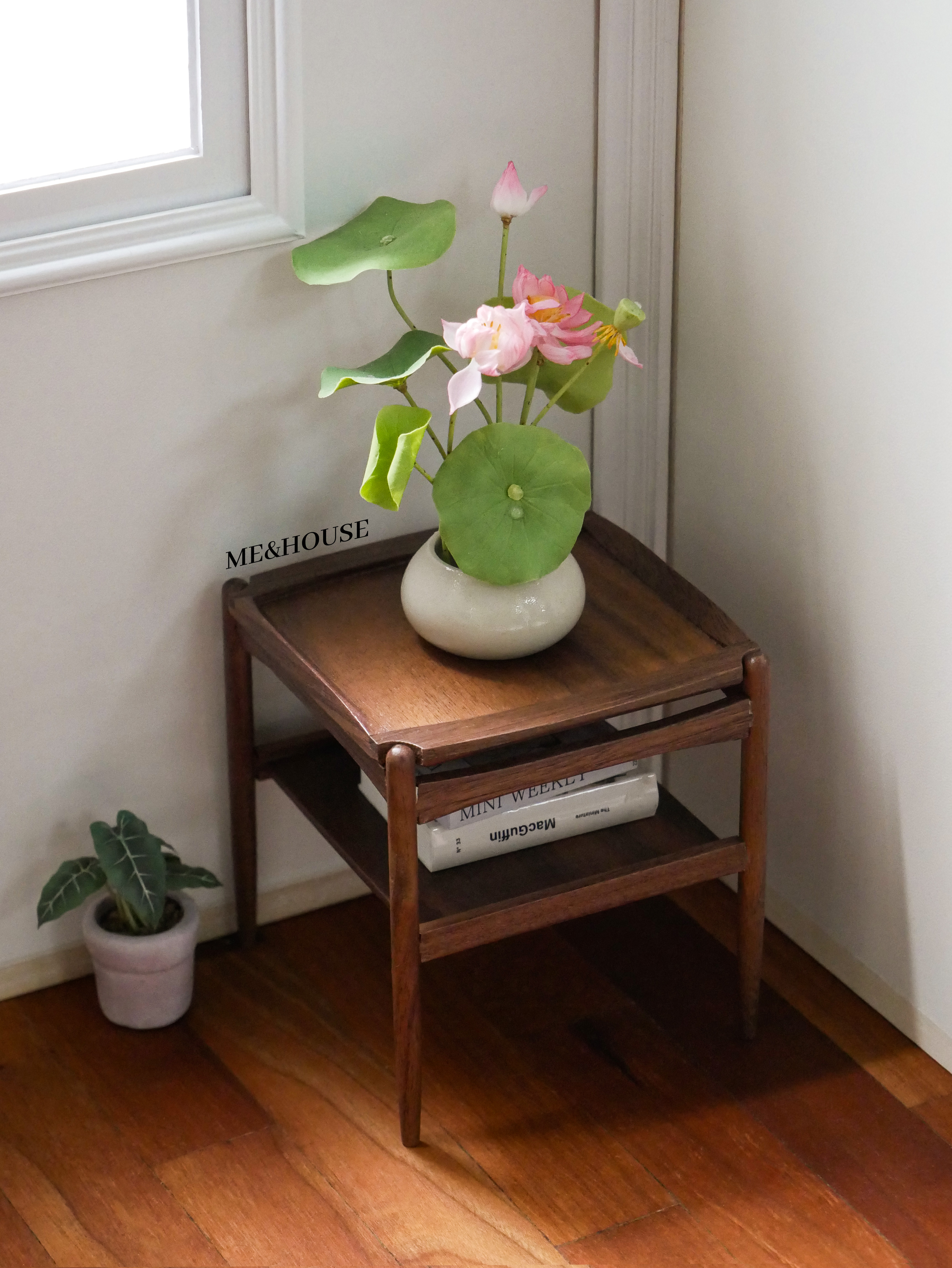 1/6  Dollhouse mini model toy ornaments Living Room Kitchen Accessories  tea table/coffee table