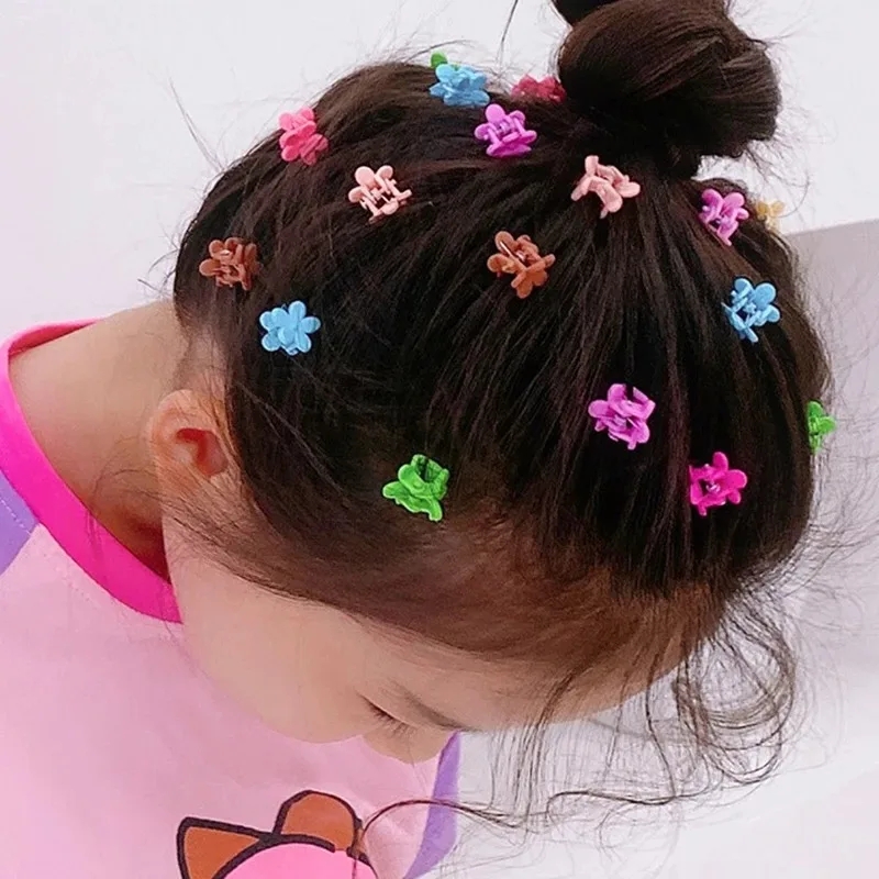 50 stuks minimalistische effen haarklauw mini schattige banaan clip cartoon hoofddeksels antislip haarstylingaccessoires