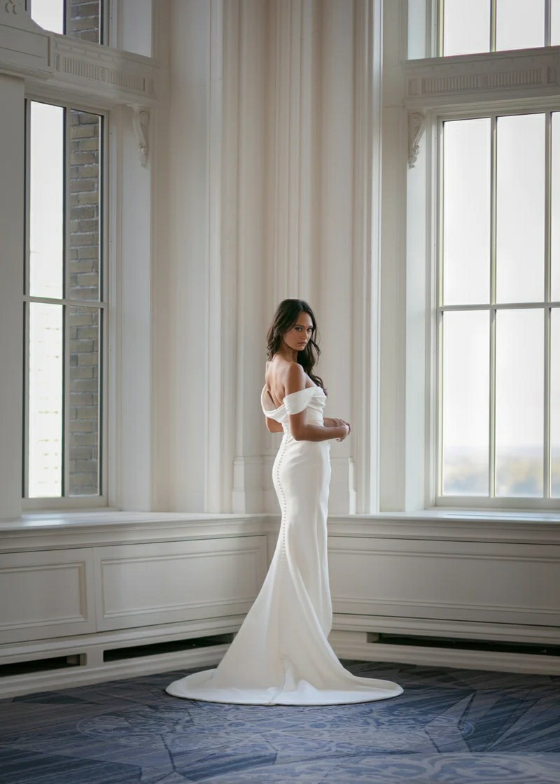 Semplice con spalle scoperte pieghe morbide abiti da sposa a sirena in raso spacco laterale su misura formale da sposa cresciuto 2024 Rode De Morrie