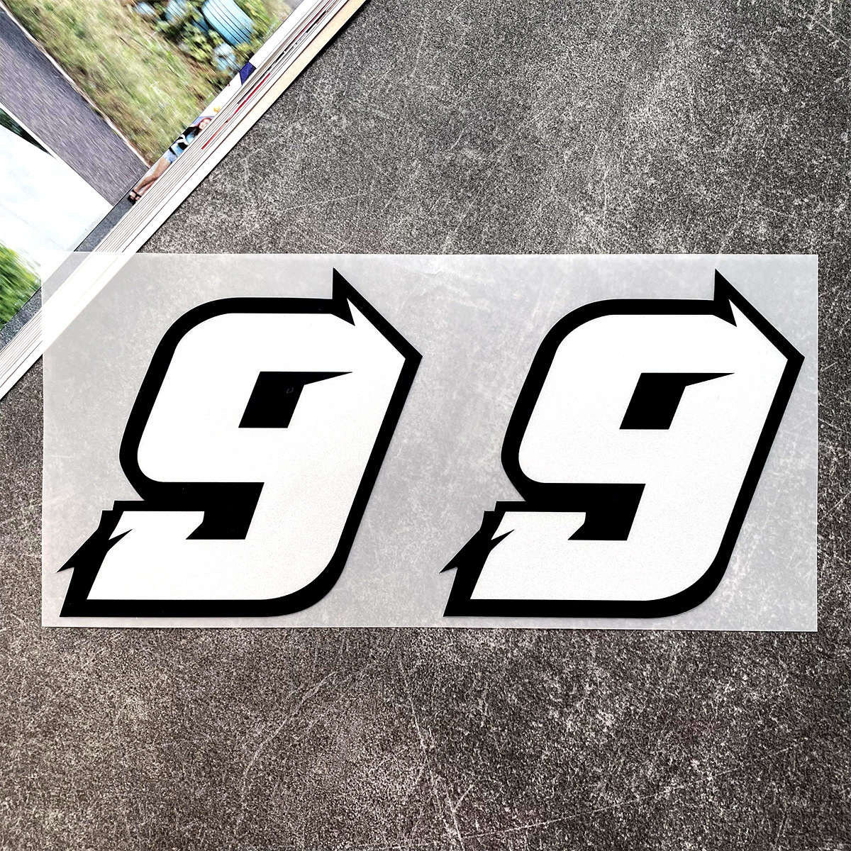 2PCS Motorrad Racing Arabische Zahlen Aufkleber DIY Refit Reflektierende Regenbogen Aufkleber Anzahl Helm Auto Styling 3D Aufkleber