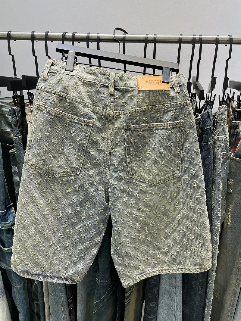 Moda casual verão luz azul angustiado homens denim shorts inteligente perna reta solta masculino high street nicho design maré shorts