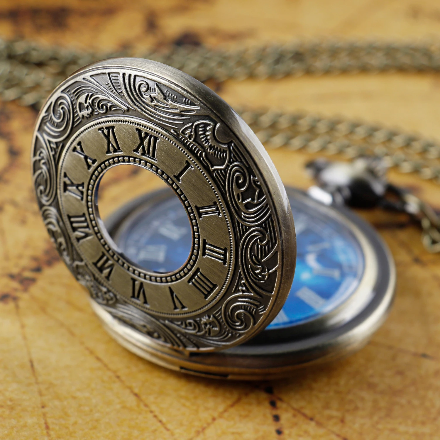 การออกแบบโบราณพิเศษ Blue Dial Quartz นาฬิกาพ็อกเก็ตนาฬิกาสร้อยคอวินเทจจี้นาฬิกาผู้ชายและผู้หญิงของขวัญวันหยุดที่ดีที่สุด