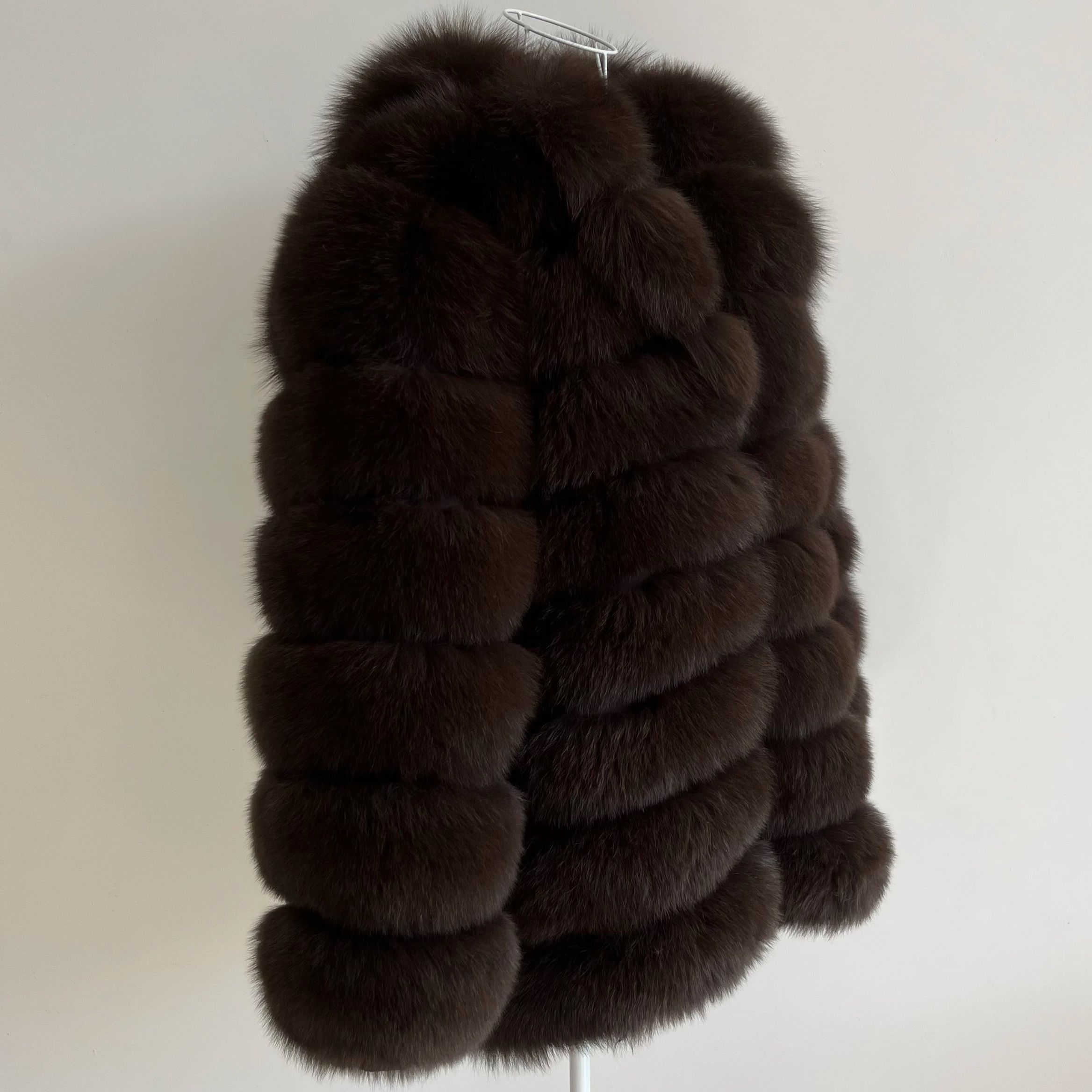 女性のキツネの毛皮のミドル丈コート,暖かい冬のジャケット,豪華なベスト,毛皮のコート,取り外し可能な袖,秋の襟,2024