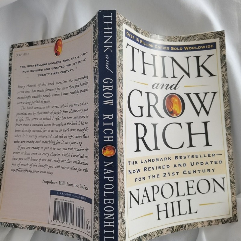 ナポレオン・ヒル著「Think and Grow Rich」は、ランドマークのベストセラーで、21 世紀の本に向けて改訂および更新されました