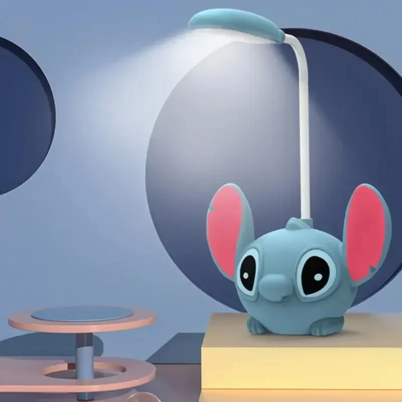 Disney Stitch USB-Lade-LED-Schreibtischlampe, niedliches Cartoon-Studie-Augenschutz, Nachtlicht, Raumdekoration, Urlaubsgeschenke für Mädchen und Kinder