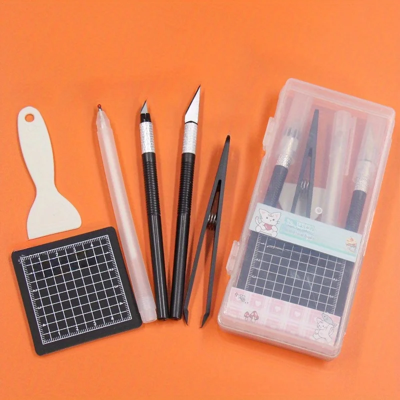 Ensemble d'outils artisanaux de bricolage avec tampon de coupe, couteau à graver de précision et distributeur d'autocollants comprenant plusieurs outils dans une boîte de rangement