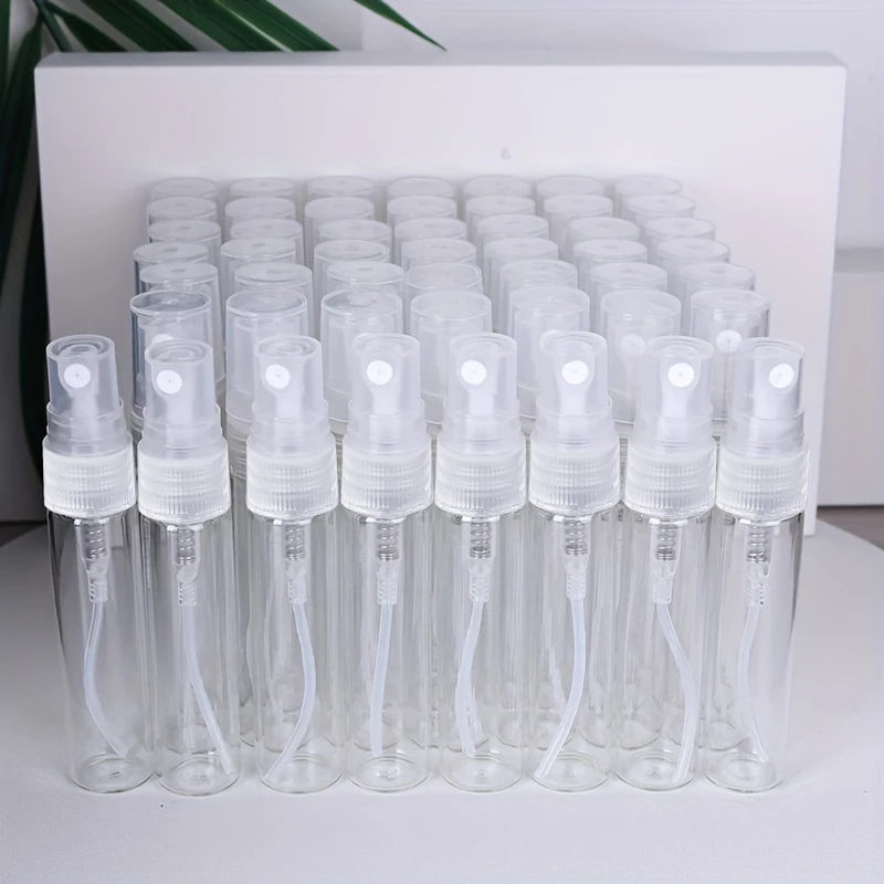 50 pezzi + 4 accessori Mini flaconi spray da 5 ml, con 50 flaconi spray, 1 imbuto, 1 pipetta, 1 dispenser, 1 pipetta caricata a molla