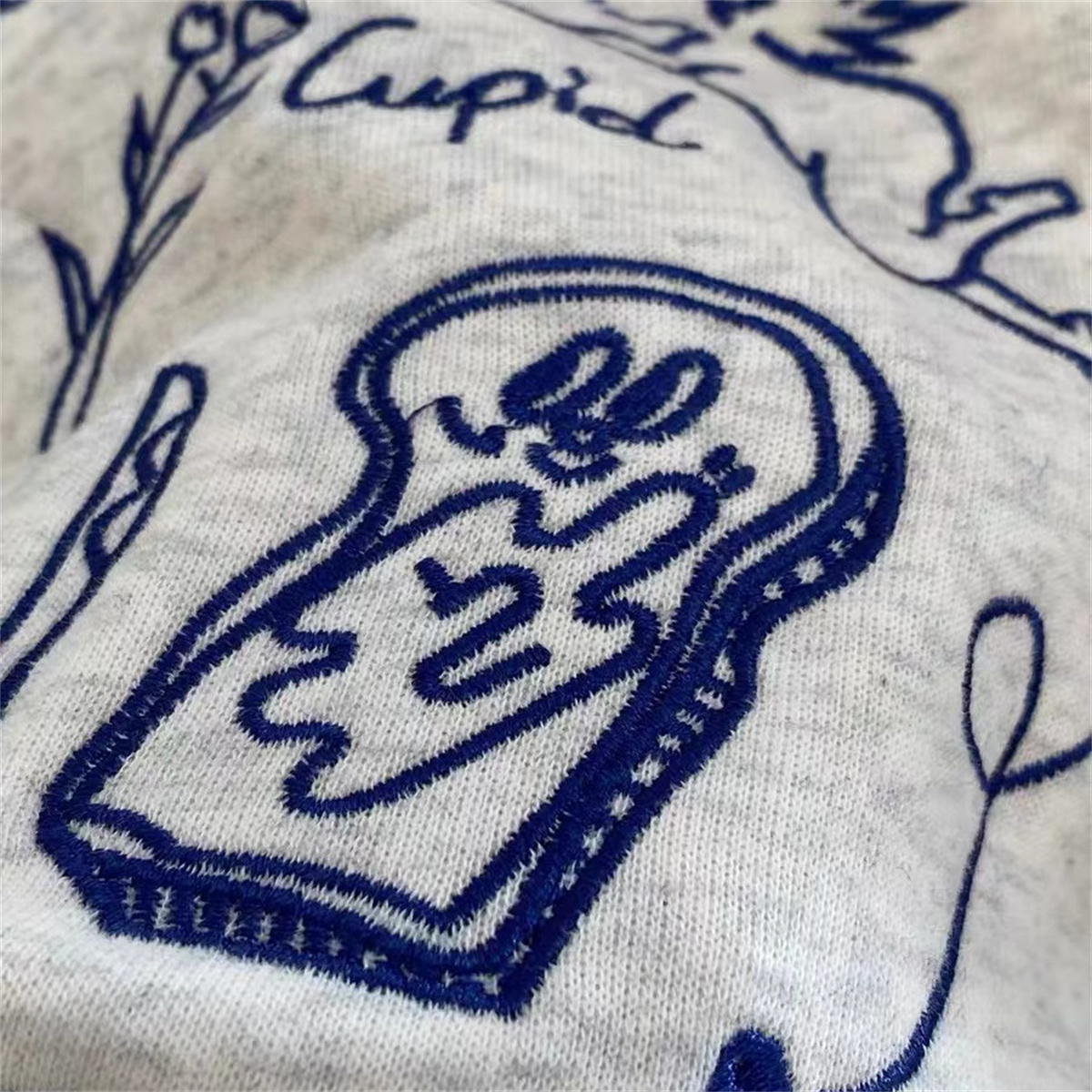 Mode coréenne femmes gris brodé col rond sweats courts automne manches longues vacances pulls hauts décontracté populaire