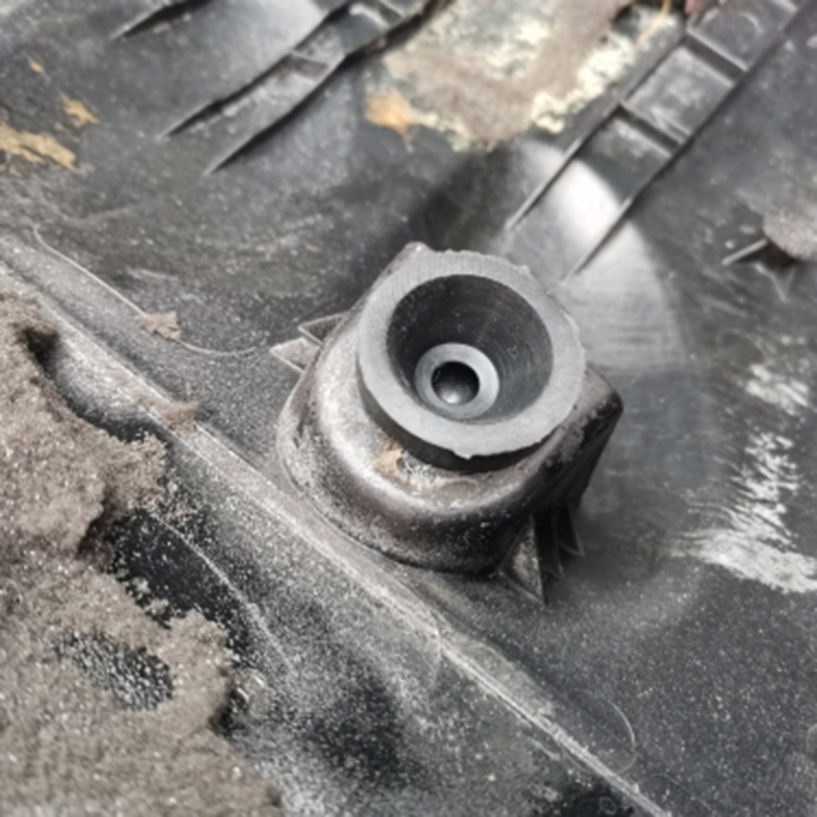 プジョー 407 4 個 2.0 ディーゼルエンジントップカバーグロメットゴムバッファマウントブッシュストッパー自動車モーターアクセサリーエンジン部品