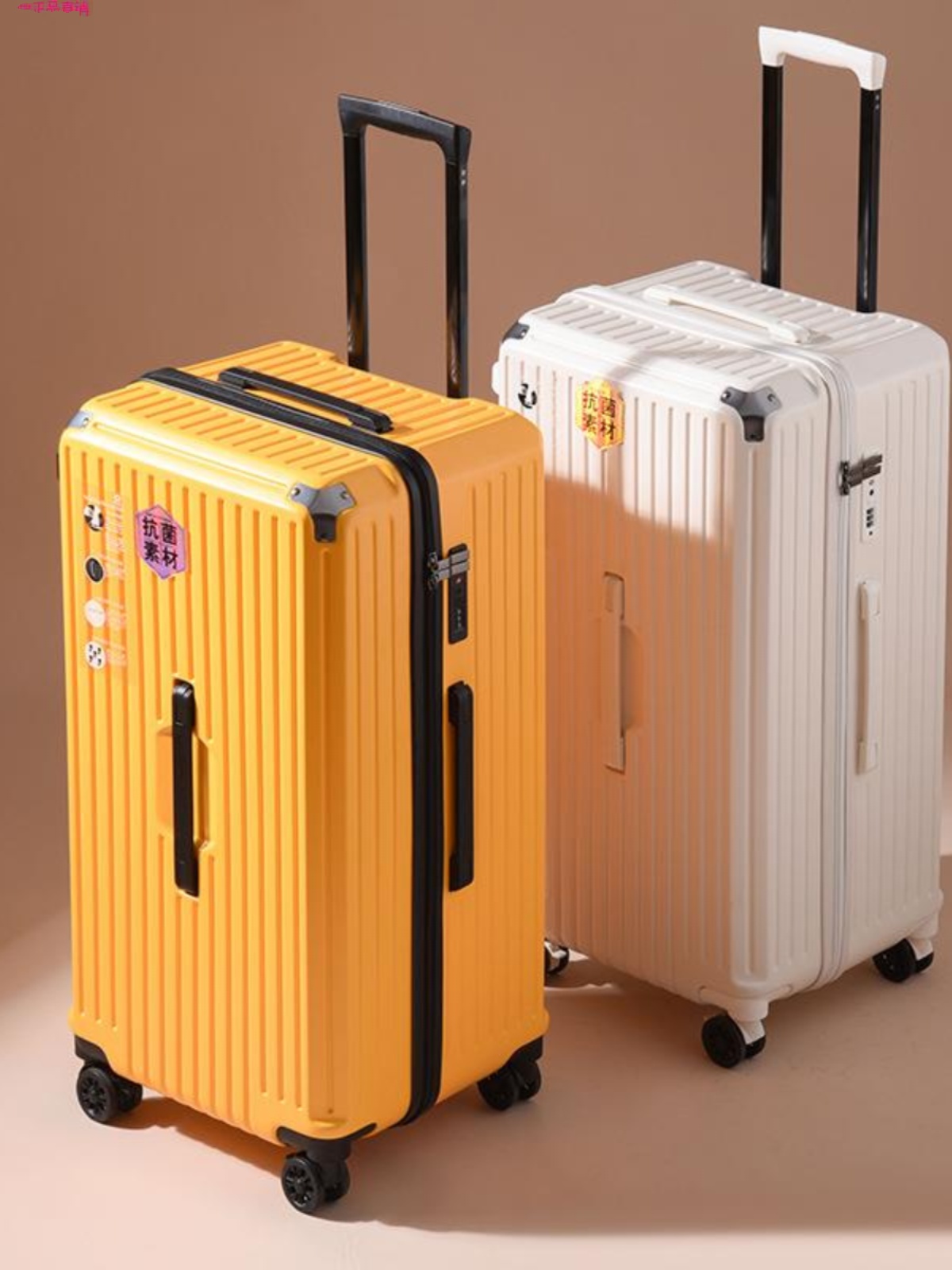 厚みのある大容量 PC 素材の荷物バッグ、旅行や学生向けの 5 つの車輪付き 28 インチ 30 インチのパスワードボックス