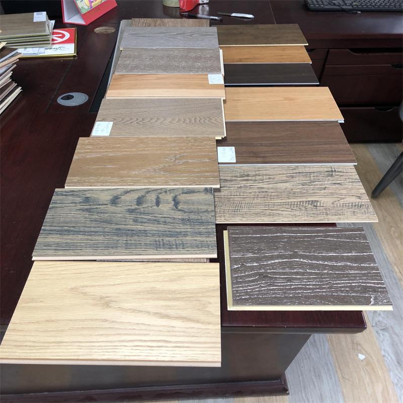 4 มม./5 มม./6 มม. คลิกล็อคพื้น Spc แข็งกระเบื้องพลาสติกกันน้ําไวนิล Plank Spc พื้น