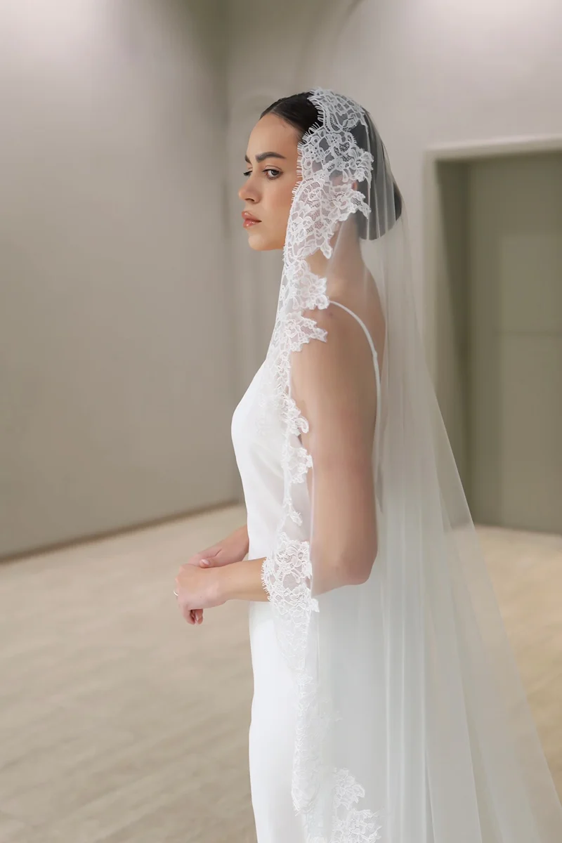 Velo di pizzo mantilla, velo da sposa a un livello con finiture in pizzo, velo da sposa lungo da cattedrale