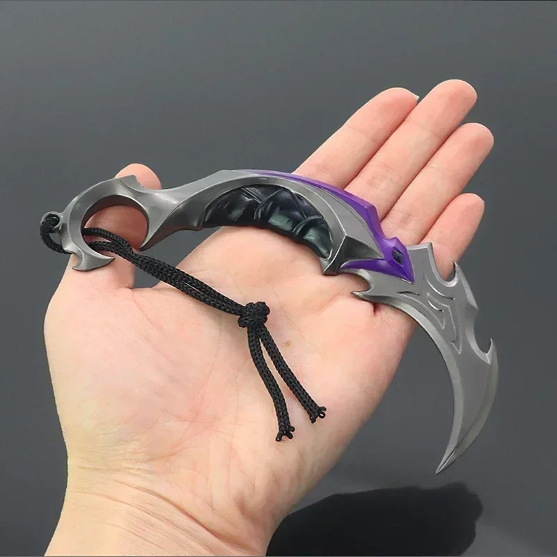 Valorant 武器近接リーバー Karambit ナイフ 15 センチメートル金属ゲーム周辺刀サムライソード包茎の刃の装飾品ギフトおもちゃ男の子