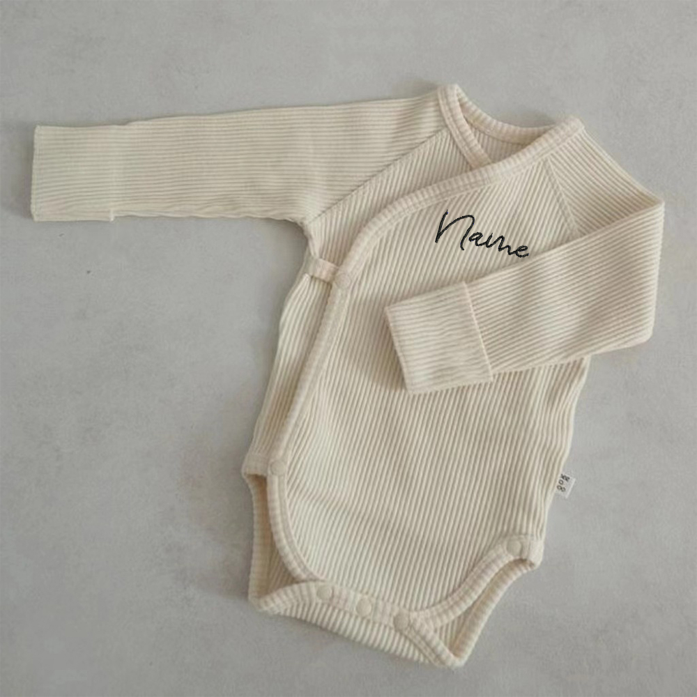 Nombre personalizado Color sólido primavera y otoño bebé mono con solapa Diagonal bordado algodón bebé recién nacido ropa posparto